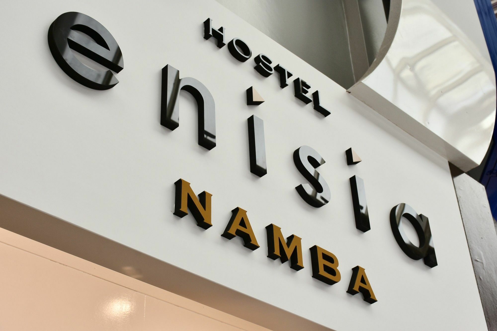 Hostel Enisia Namba Osaka Bagian luar foto