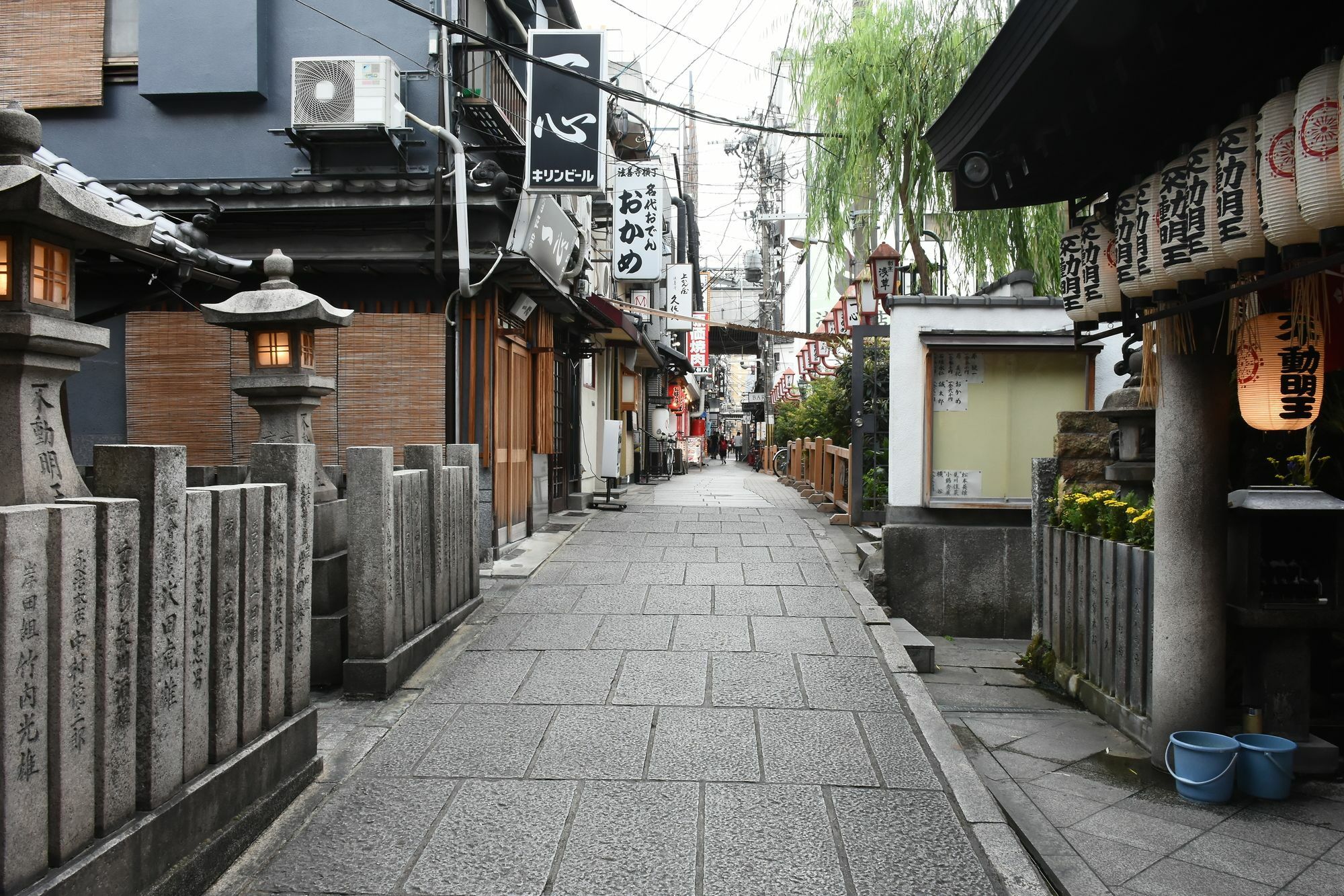 Hostel Enisia Namba Osaka Bagian luar foto